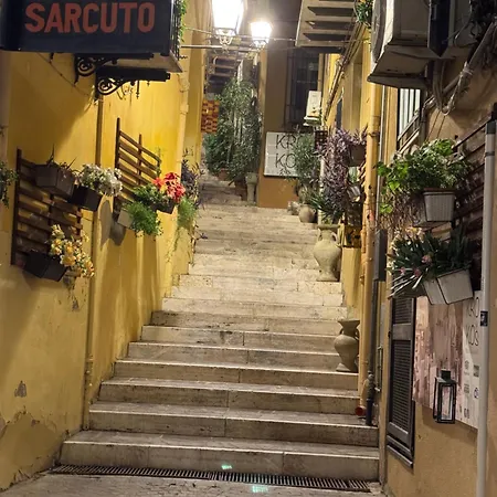 Le Scalette Del Centro Гостевой дом 3*
